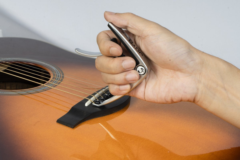 Joyo JCP-03SL - kapodaster do gitary akustycznej / elektrycznej - 3